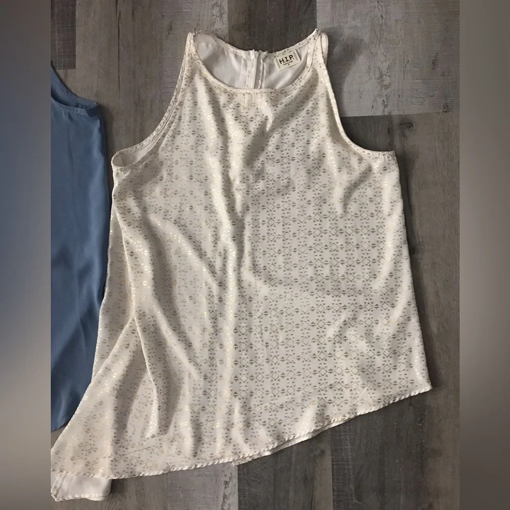 Women’s Flowy Blouse Lot Size Small - Picture 4 of 6